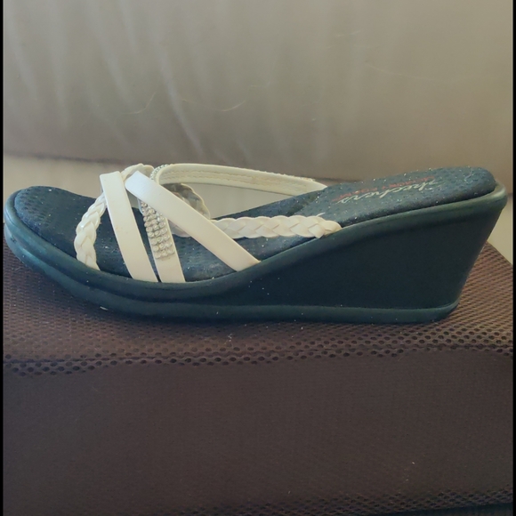 Shoes - Picture 3 of 4